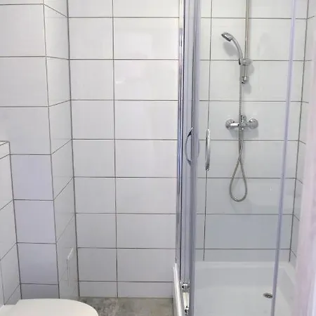 Szewczenki 3 *