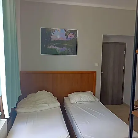 Szewczenki 3 *