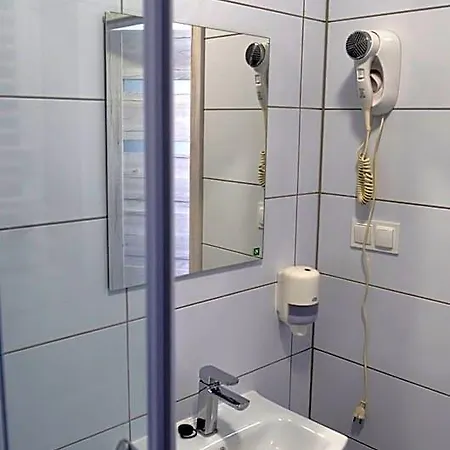 Szewczenki 3 *