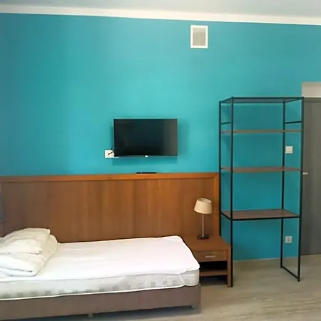 Szewczenki 3 *