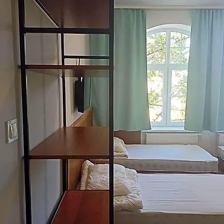 Szewczenki 3 *