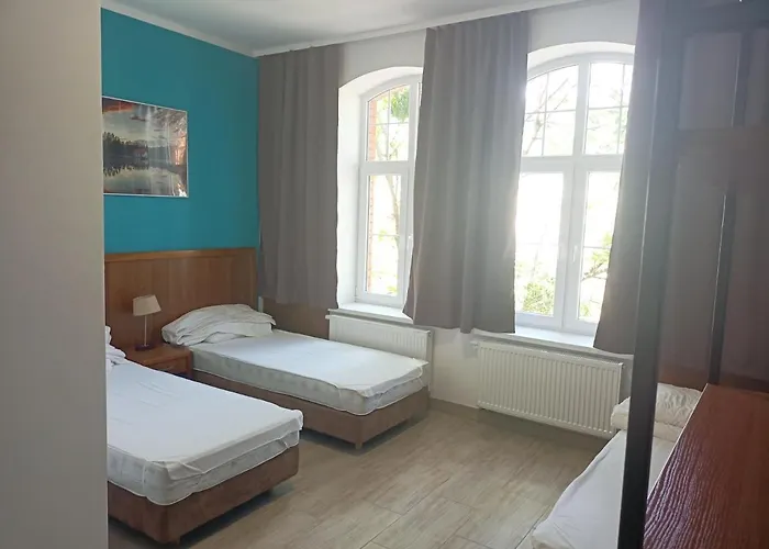 Szewczenki 3 Hostel *