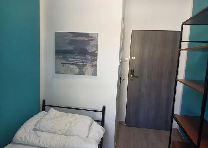 Szewczenki 3 Hostel *